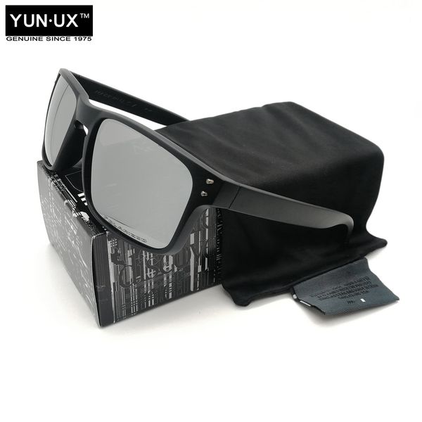 

Sophisticated Technology Fashion Famous Polarized Sunglasses for Men YO92-44 Sun Glasses Black Frame Gun Mark Silver Lens Free Shipping