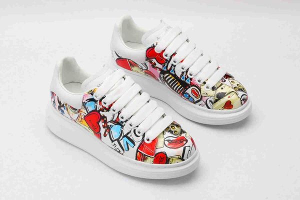 

r luxury casual shoes, stylish flat ace sneakers, trendy and comfortable speeding graffiti, size 35-45 with original box