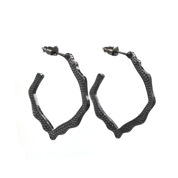 

2020 may new arrival irregullar c stud earrings hollow out c trend women stud earrings wholesale, Golden;silver