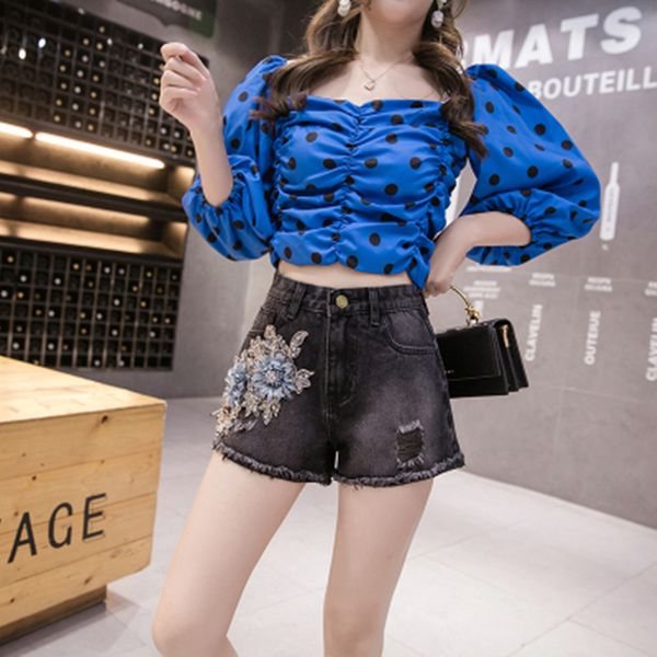 

2020 latest elegant women designer ripped hole denim shorts , loose female woman three-dimensional decal fashion jeans shorts, Blue