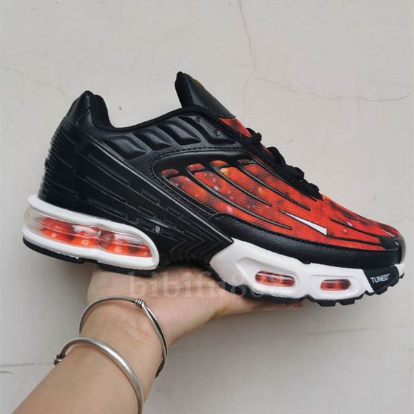 

new tn plus iii 3 parachute mens tuned running shoes women outdoor black white sport sneakers blue spider airs cushion designer trainers