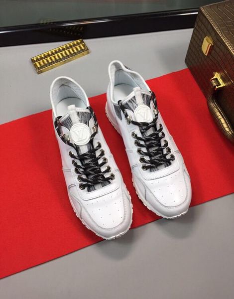 

2021t new men 's fashion casual shoes with low -shoes ,trend sports shoes ,original box packaging 38 -44, Black