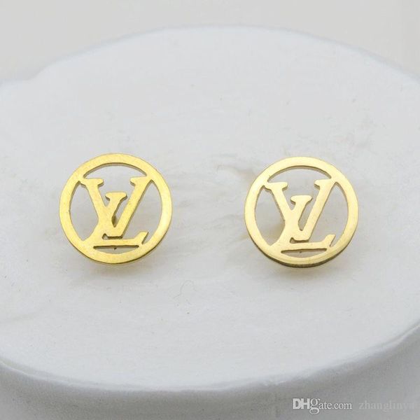 

2020 new european and american trend metal letters simple fashion bata plating trend stud earrings, Golden;silver