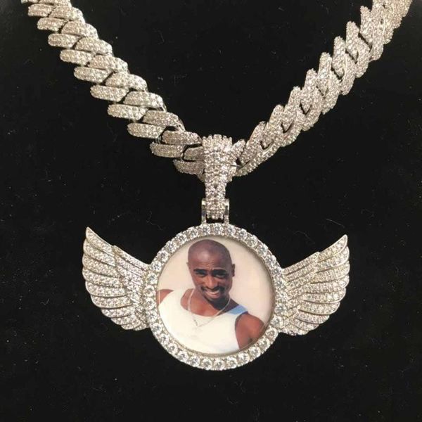 

chains custom picture pendant iced out wing, Silver