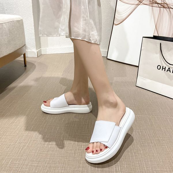 

genuine leather sandals and slippers female outdoor wear 2020 pine cake thick bottom out flat bottom beach large size slippers, Black