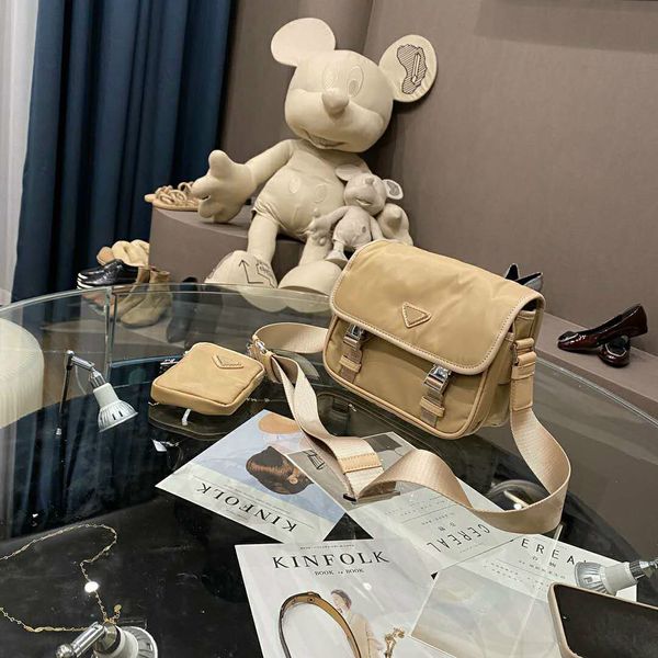

Women's Crossbody Bag Designers Bags New Shoulder Flap Waterproof Bag Small Size High Quality Fashion Style Solid Color with Pockets