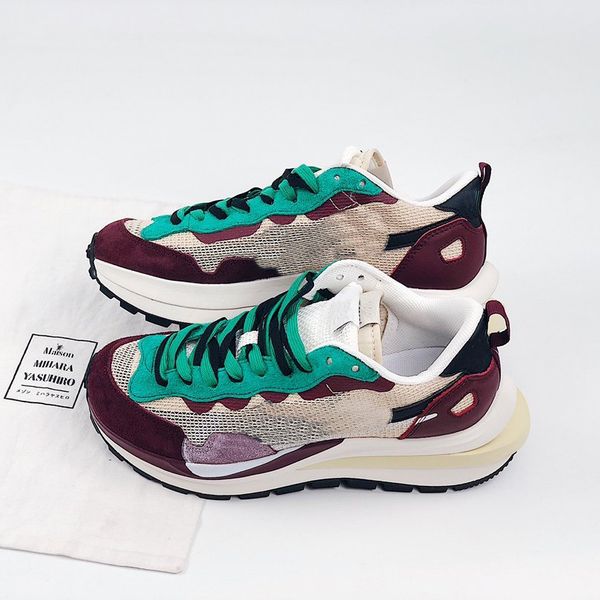 

sacai x regasus vaporrly sp ldv waffle daybreak knite 2.0 waffle designer shoes black white yellow mens womens running shoes with box