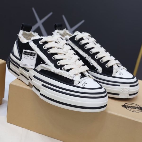 

luxury designer canvas shoes with thick sole and vulcanized shoes with low are convenient and comfortable two kinds of tees, Black
