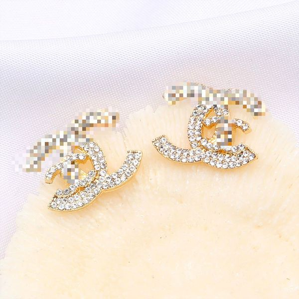 

new pearl studs from europe and america temperament fashion letters set full of diamond earrings wholesale of selling accessori9, Golden;silver