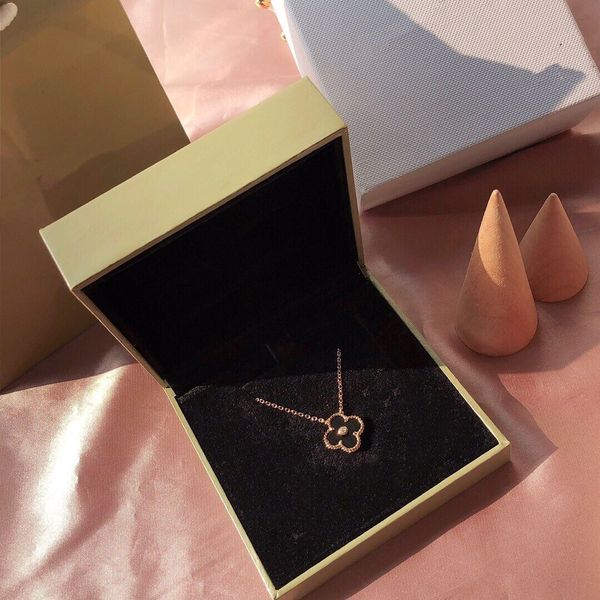 

luxury designer jewelry four leaf clover women necklace designer sweater necklace for engagement men necklace jewelry, Silver