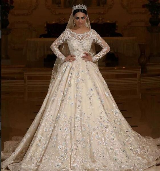 

Lace Long Sleeves A-Line Wedding Dresses Lace Appliques Beaded Bridal Gowns 2019 Middle East Dubai Wedding Gowns Robe De Mariee
