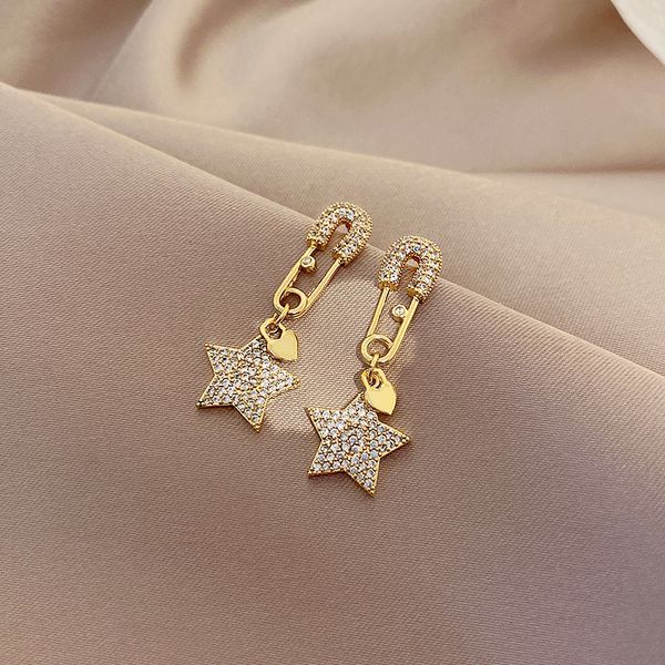 

южная корея новый тондэмун pin тонкий циркона в форме сердца замок серьги стержня s925 серебряная игла темперамент пятиконечная звезда серьг, White