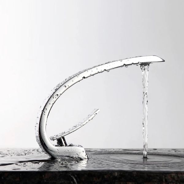 

Creative Design Brushed Gold Basin Faucet Washing Basin Mixer Deck Mounted Cold and Hot Bathroom Faucet
