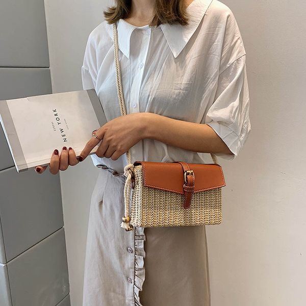 

тканые посыльного сумки женщина 2020 лето новые сумки плеча мода женщин softback мессенджер маленькая женщина плечо june18