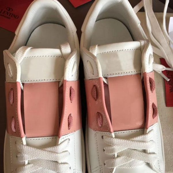 

new 2020 designer sneakers red bottom shoe low cut suede spike luxury shoes for men and women shoes party wedding crystal leather sneakers, Black