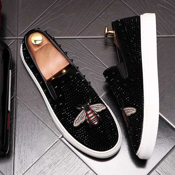 

european trend bees men's casual shoes young men rivets flats loafers men dress shoes sapato social masculino, Black