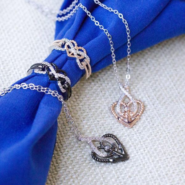 

2020 wholesale europe and the wind through flower pattern heart-shaped anchor buckle ring lady fashion jewelry, Silver