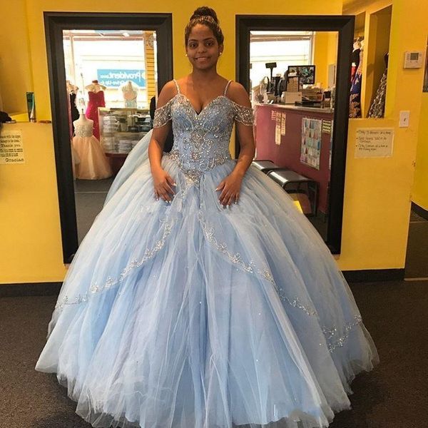 

Light Sky Blue Ball Gown Quinceanera Dresses Cap Sleeves Spaghetti Beading Crystal Princess Prom Party Dresses For Sweet 16 Girls
