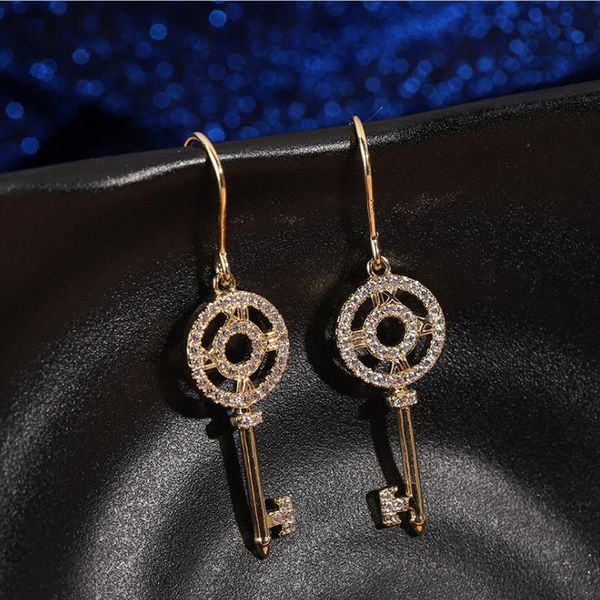 

labyrinth diamond necklace female european and american temperament female net red retro brass necklace, Golden;silver