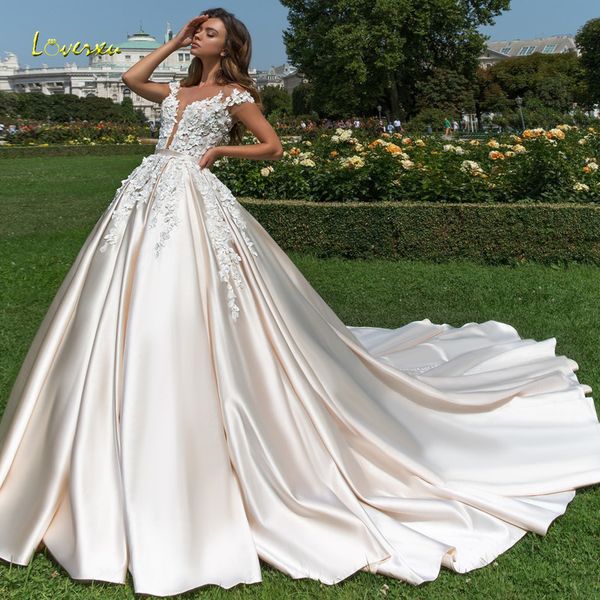 Loverxu Abito da sposa principessa a maniche corte con abito da ballo Abito da sposa vintage in raso con applicazioni di perline e fiori con cappella