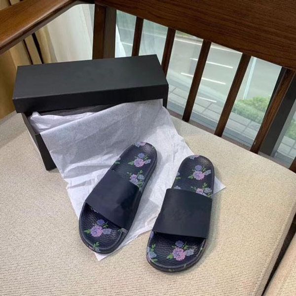 

the new designer women s bath slippers stripes sandals flat beach summer shoes women slides35-40, Black