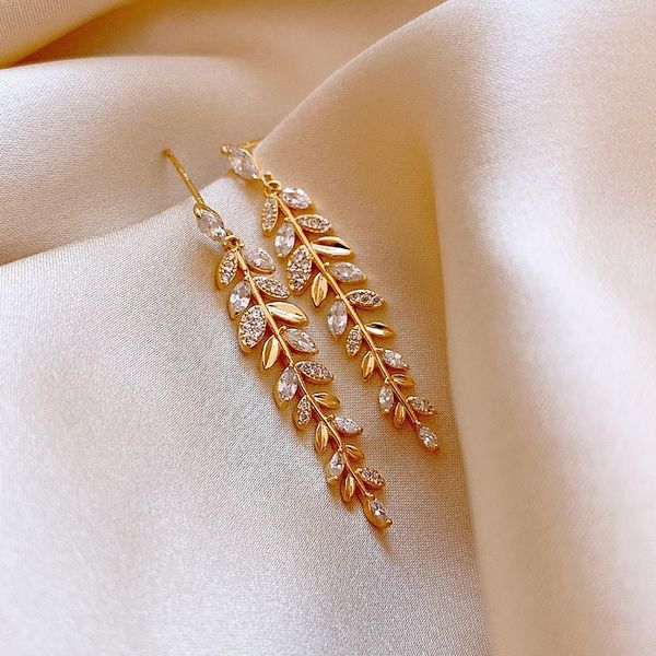 

stud exquisite korean design leaf shape earrings rhinestone elegant long fashion jewelry for women, Golden;silver