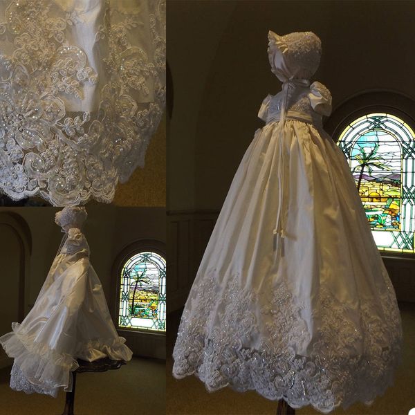 

classy 2021 ivory short sleeve christening gowns for baby girls lace appliqued pearls baptism dresses with bonnet first communication dress, White