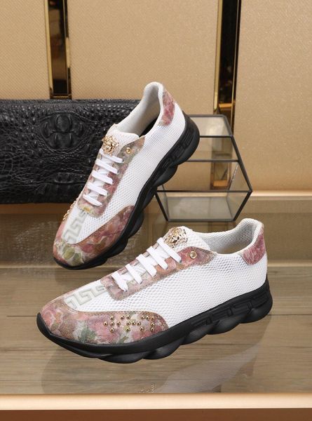 

2021 new trend men 's sports shoes custom brand fashion casual flat shoes ,a full set of original shoe box delivery ,size, Black