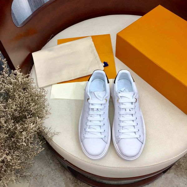 

2020 designer women's casual shoes, fashion embossed printing solid color trend, high-flat comfortable sneakers, Black