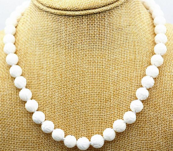 

10mm white carving coral tridacna necklace 18 "magnet buckle, Silver