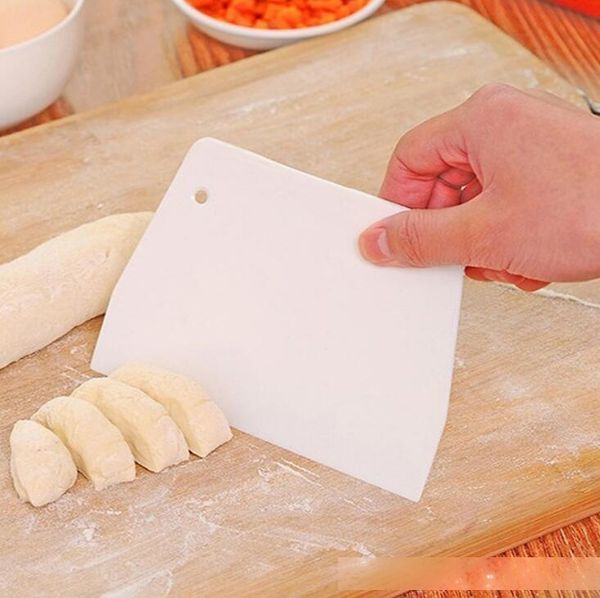

trapezoidal food-grade plastic scraper diy butter knife plastic cake dough pastry cutter kitchen baking tools lx1434