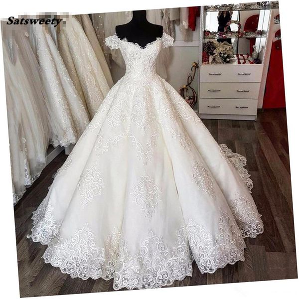 

Saudi Arabic Vintage Lace Puffy Wedding Dresses Empire Puffy Bridal Gowns V-neck Lace Up Vestido De Noiva Casamento Plus Size