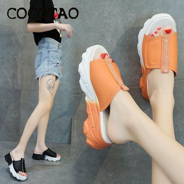 

sponge women's shoes 2020 new korean version of wild sandals and slippers summer slippers casual sandals beach shoes word drag, Black