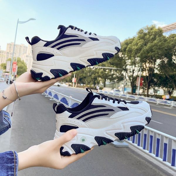 

luxury designer women 700v2 sneakers chunky bottoms trainning shoes platform ray walk on old dad 3m shoes