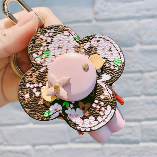 

luxury key buckle fashion designer keychain brand handmade brand car leather keychain man womens bag style pendant accessories with box k126, Silver