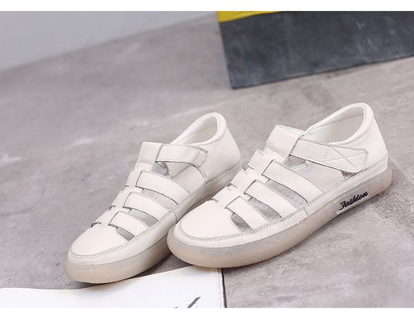 

2020 new large size leather ladies round head casual women's shoes hollow soft bottom baotou shoes, Black