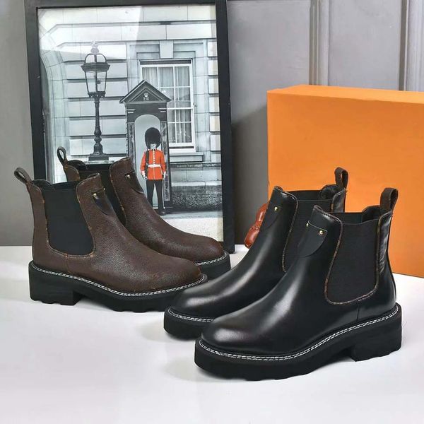 

fashion color matching round head women boots female martin casual wild non-slip leather women boots 04l23012, Black