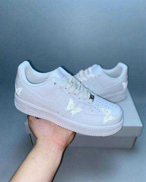 

2020 new white butterfly 1s reflective classic girls women mens running shoes skate low cut trainers skateboard sneakers 36-45