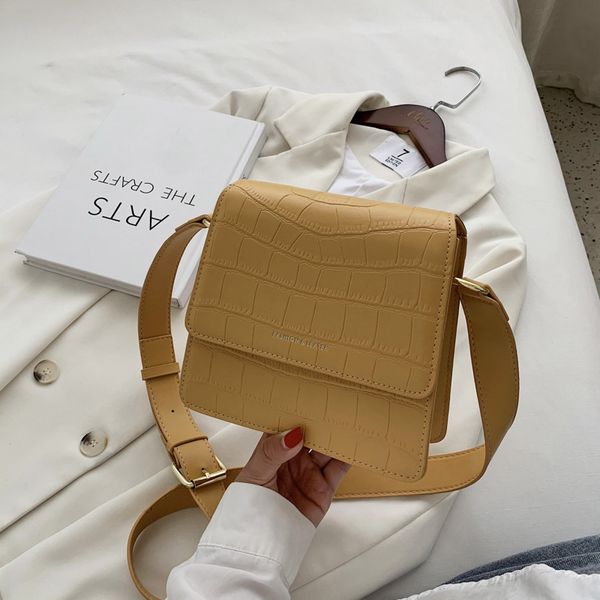 

2020 new fashion messenger bag simple one-shoulder square sling bag