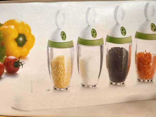 

6pcs plastic spice jar salt pepper shakers seasoning jar barbecue bbq condiment vinegar bottles kitchen containers for spices