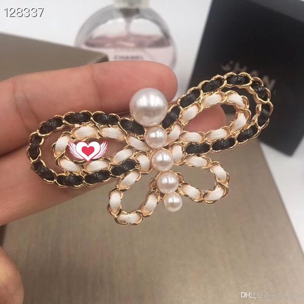 

new europe and america retro elegant fashion inlaid pearl butterfly ladies knot brooch ing, Gray