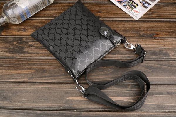 

fashion spot high men's leather bag famous designer chinese cross-body bag, designed for men's one-shoulder bag popu, Golden;silver