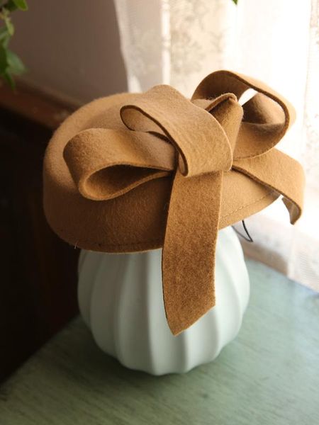 

stingy brim hats 2021 elegant ladies fedoras 100% wool felt bowknot beret cap women red white pillbox chruch wedding hat winter autumn, Blue;gray