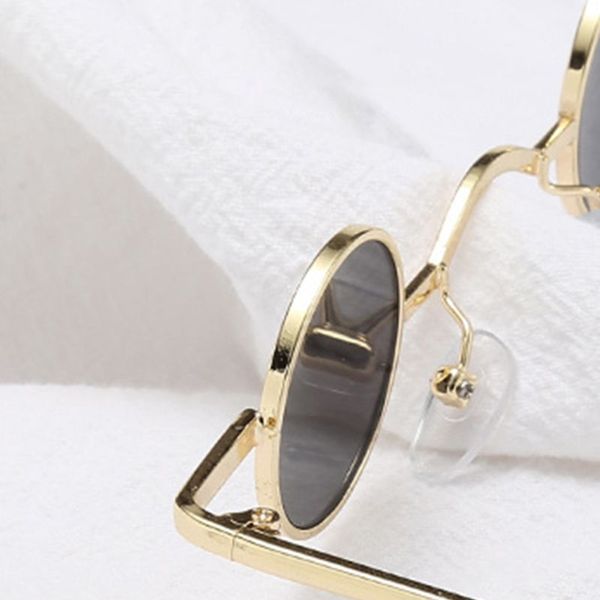

women men retro trend sunglasses metal frame round lens harajuku sun glasses, White;black