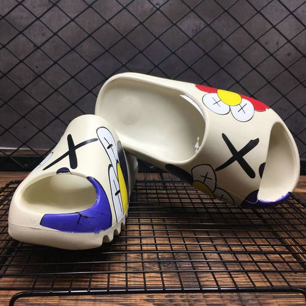 

2020 kanye west slides graffiti bone resin desert sand rubber slippers summer brown flat men women beach foam runner size 36-45, Black