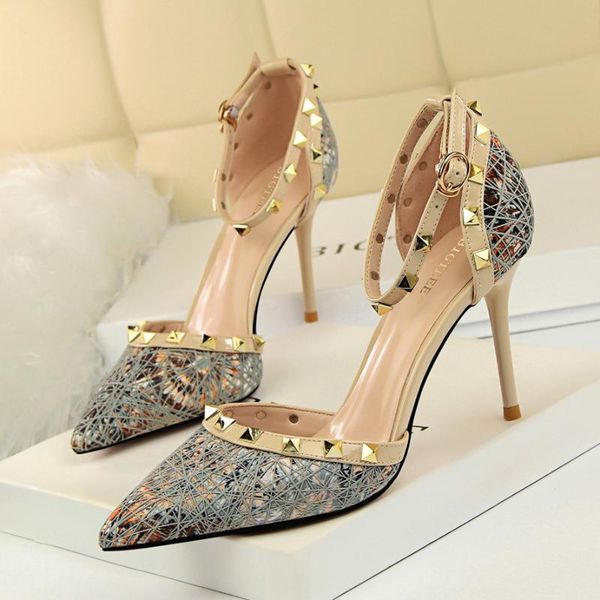 

3262-2 high-heeled women's stiletto high heel shallow mouth pointed hollow metal rivet sandals, Black