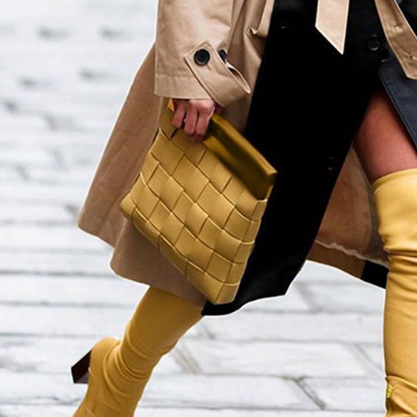 

bag 2020 new versatile niche design wooden clip woven clutch personalized shoulder messenger bag women handbags