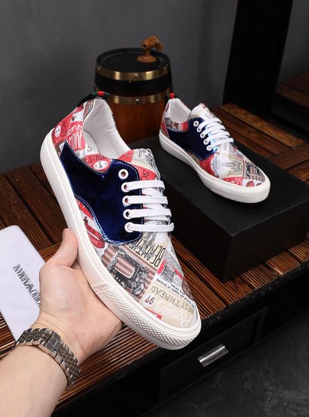 

2021y spring and summer men 's printed sports shoes ,casual white shoes ,comfortable low -cut lace -up shoes ,original box packaging 3, Black