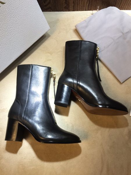 

the new high-end calfskin boots with fashionable temperament caramel black heels and high 7cm can be customized to 40.41 euro yards