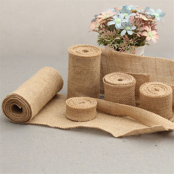 2020 NEU 2M natürliche Jute-Sackleinen-Sackleinenbandrollen Vintage rustikale Hochzeitsdekoration Weihnachten Geschenkverpackung Festival Party Home Decor